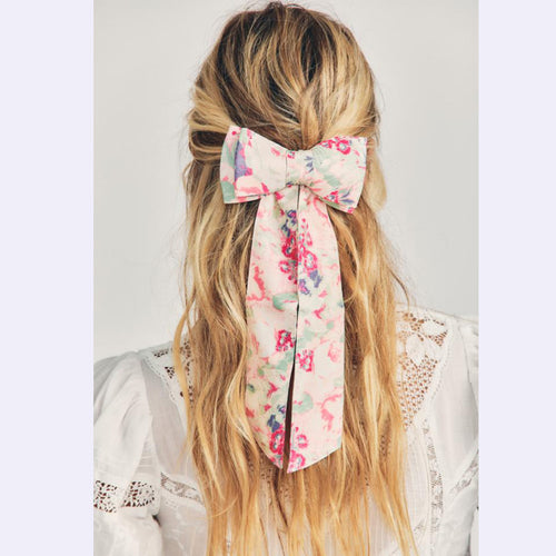 Lorna Barrette - veiled kiss